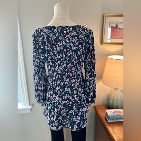 Floral & Ivy Top - Picture 2 of 4